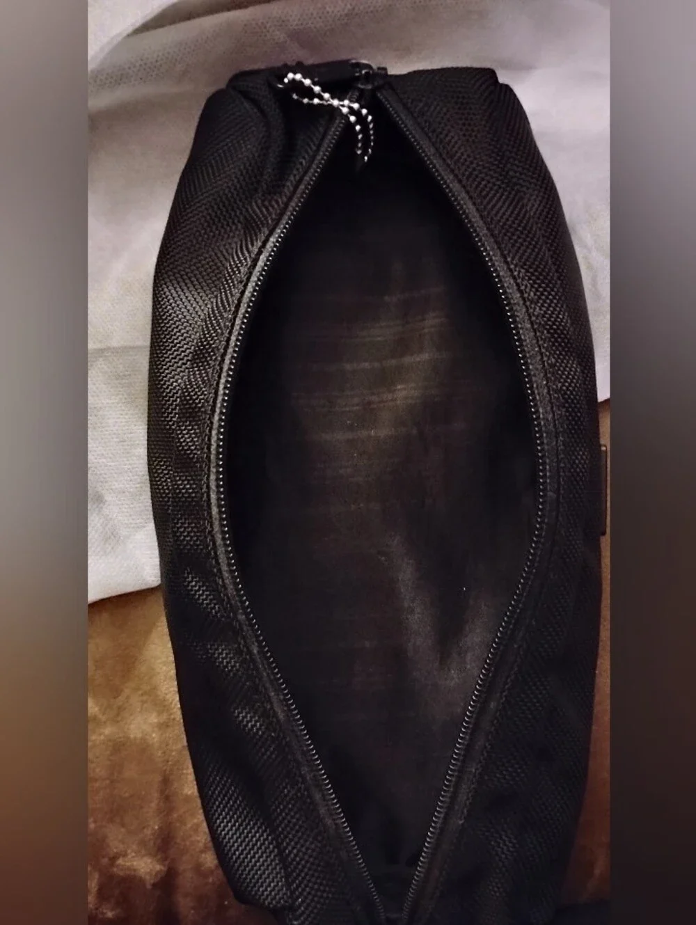 TUMI Alpha 3 Electronic Cord Pouch. Black Zip.